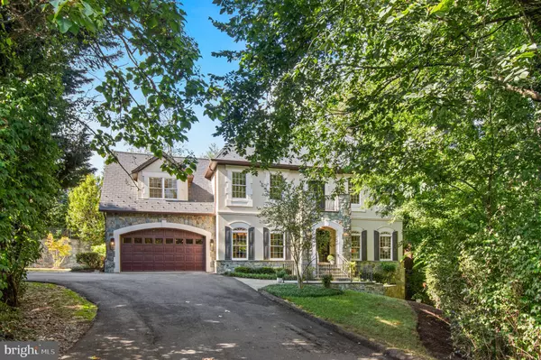 Arlington, VA 22207,4621 24TH RD N