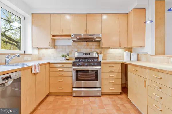 Washington, DC 20003,323 17TH ST SE