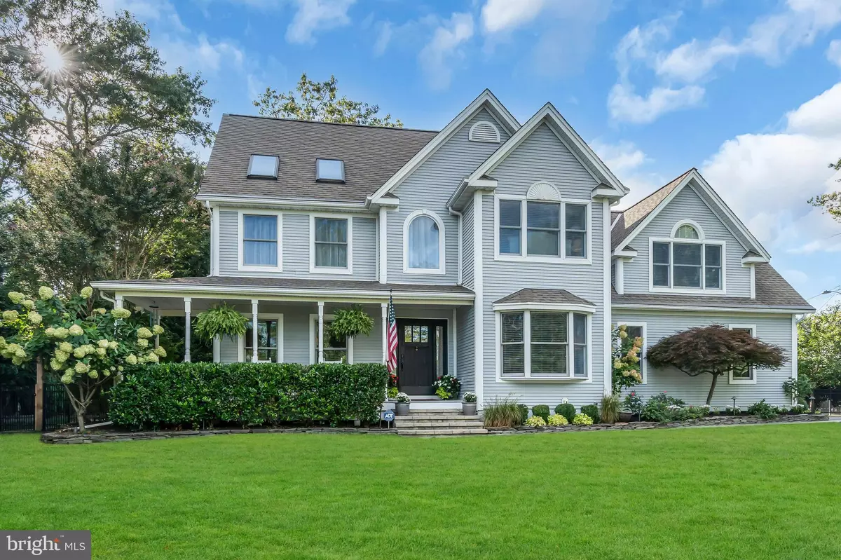 Manahawkin, NJ 08050,909 BONITA LN