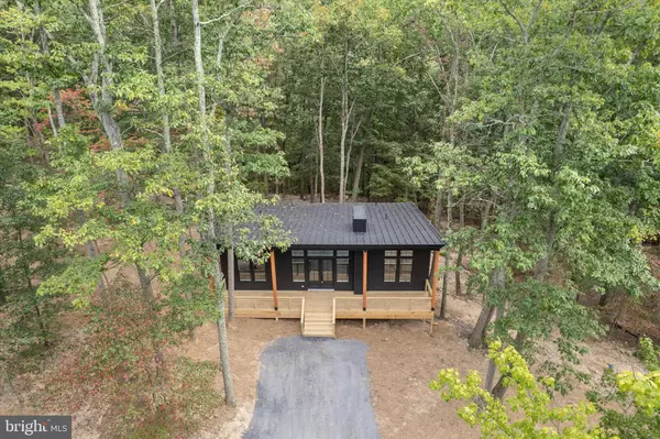 82 CHRIST CHURCH RD, Harpers Ferry, WV 25425