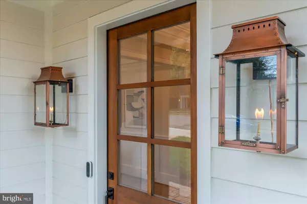 Arlington, VA 22207,3718 N WOODROW ST