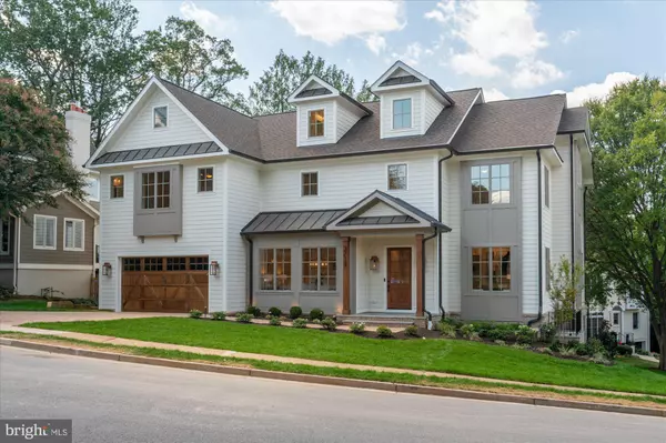 Arlington, VA 22207,3718 N WOODROW ST