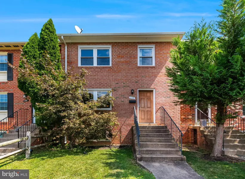 249 MEADOWS LN NE, Leesburg, VA 20176