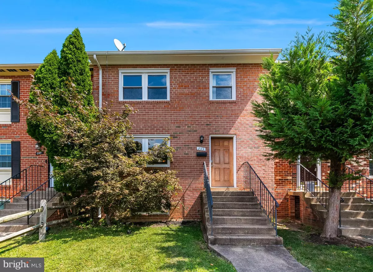 Leesburg, VA 20176,249 MEADOWS LN NE