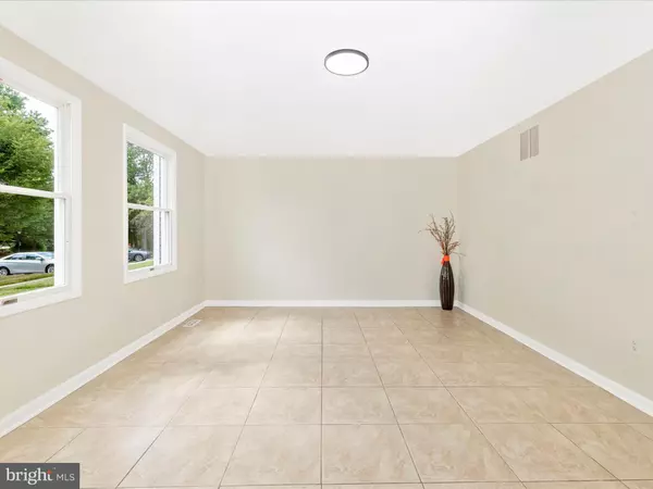 North Potomac, MD 20878,11181 CAPTAINS WALK CT