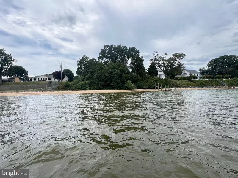 3101 RIVERVIEW DR, Colonial Beach, VA 22443