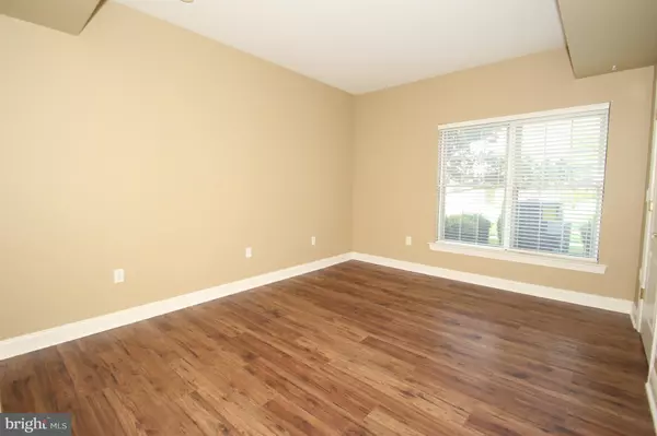 Newark, DE 19713,3000 FOUNTAINVIEW CIR #102