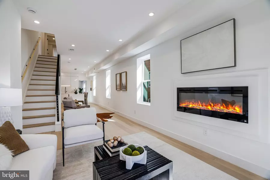 1205 SHEPHERD ST NW, Washington, DC 20011