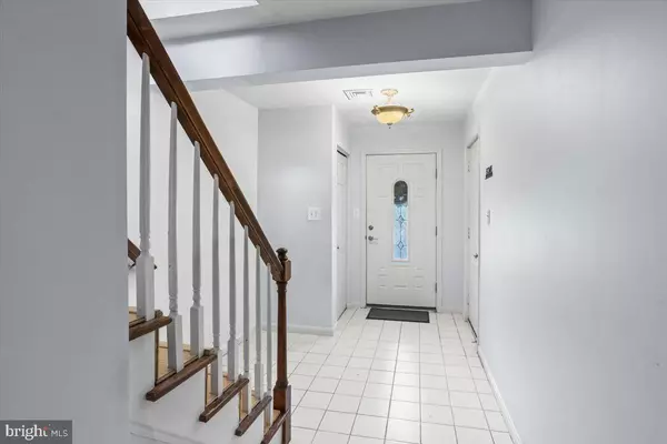 Lancaster, PA 17603,678 TOPAZ DR