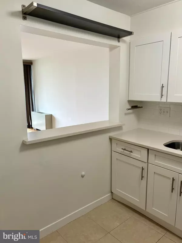 Philadelphia, PA 19103,224-30 W RITTENHOUSE SQ #709