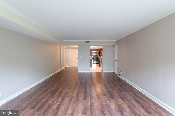 Mclean, VA 22102,7621 TREMAYNE PL #210