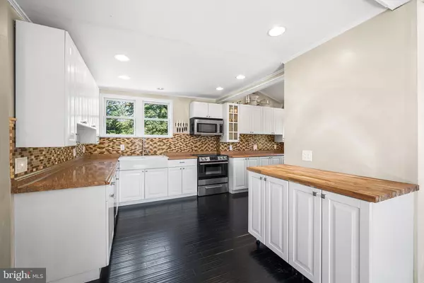 Royersford, PA 19468,787 N LEWIS RD