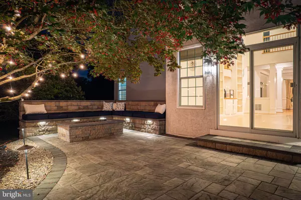 Newtown, PA 18940,2 OLD BARN CT