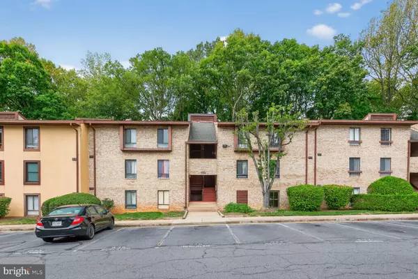 Reston, VA 20191,2208 CASTLE ROCK SQ #2B