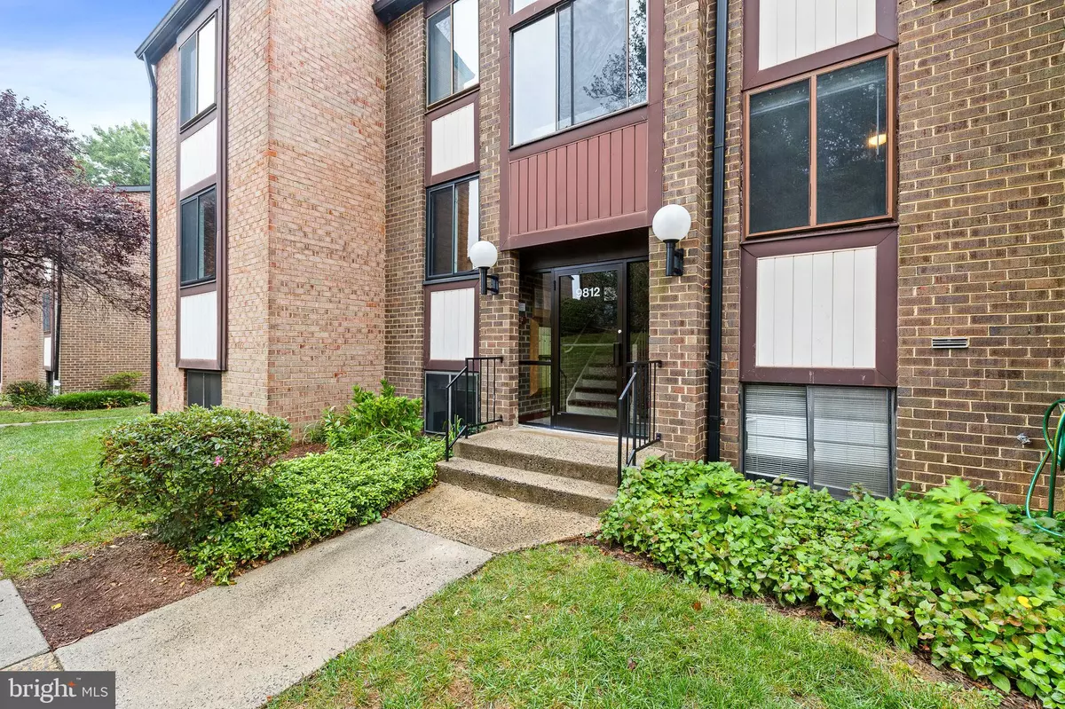Fairfax, VA 22031,9812 KINGSBRIDGE DR #102