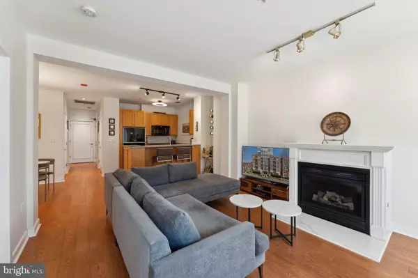 4025 CONNECTICUT AVE NW #205, Washington, DC 20008