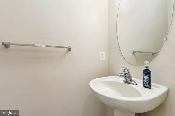 Gaithersburg, MD 20877,49 INKBERRY CIR