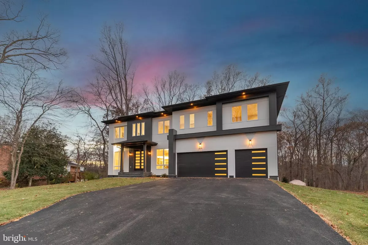 Fairfax, VA 22030,4824 VILLAGE DR