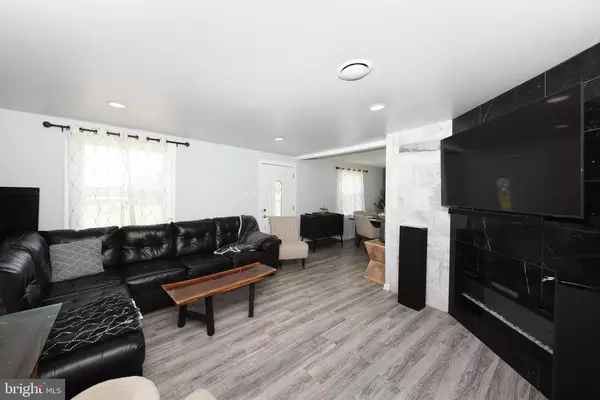 Willow Grove, PA 19090,1014 N YORK RD