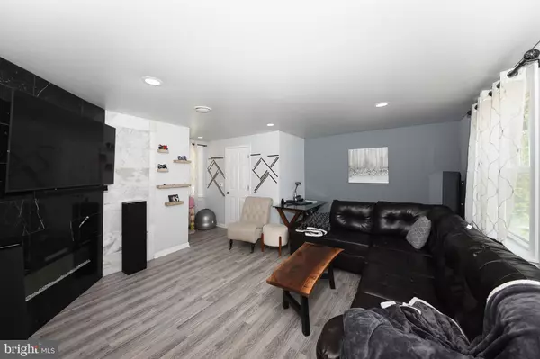 Willow Grove, PA 19090,1014 N YORK RD