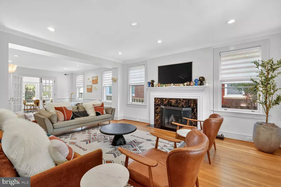 3839 GARFIELD ST NW, Washington, DC 20007