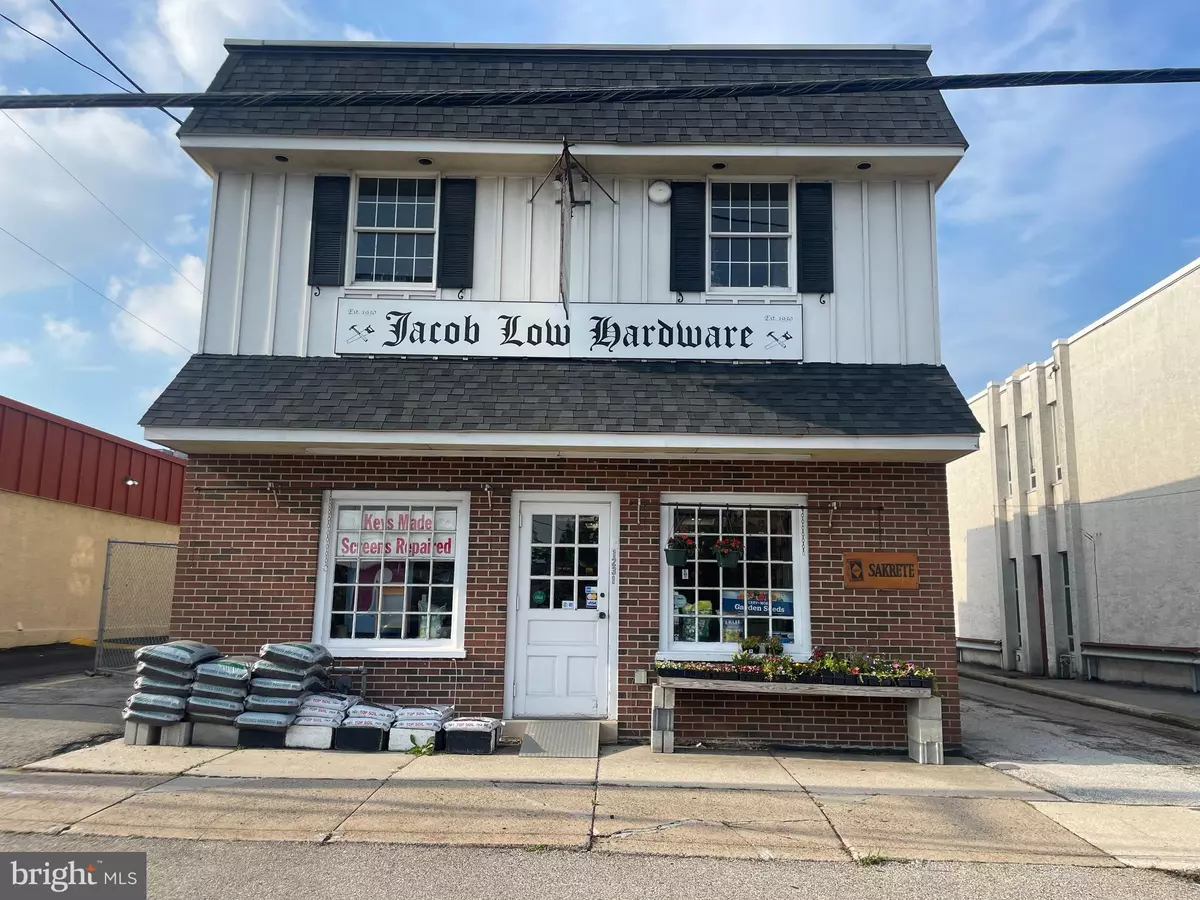 Havertown, PA 19083,1231 W CHESTER PIKE