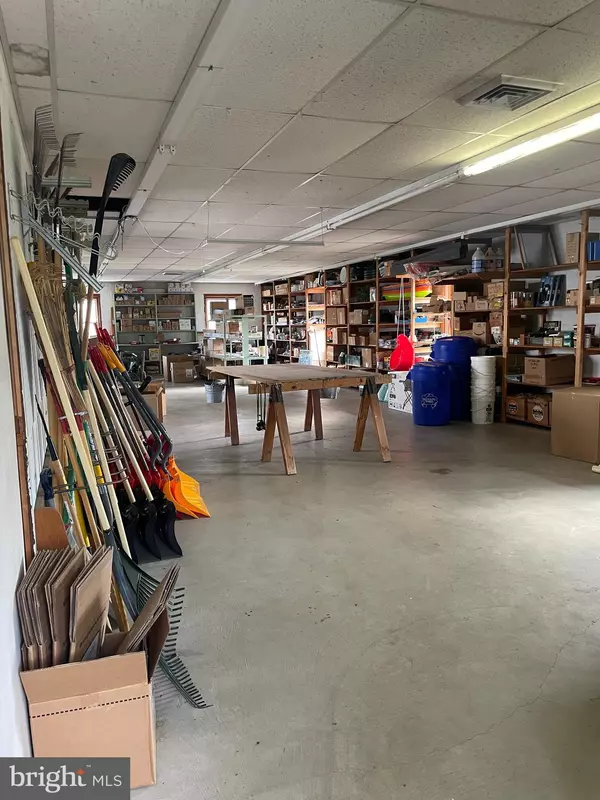 Havertown, PA 19083,1231 W CHESTER PIKE