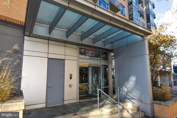 Hyattsville, MD 20782,6506 AMERICA BLVD #201