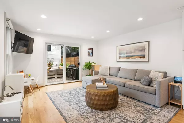 Alexandria, VA 22314,830 ORONOCO ST