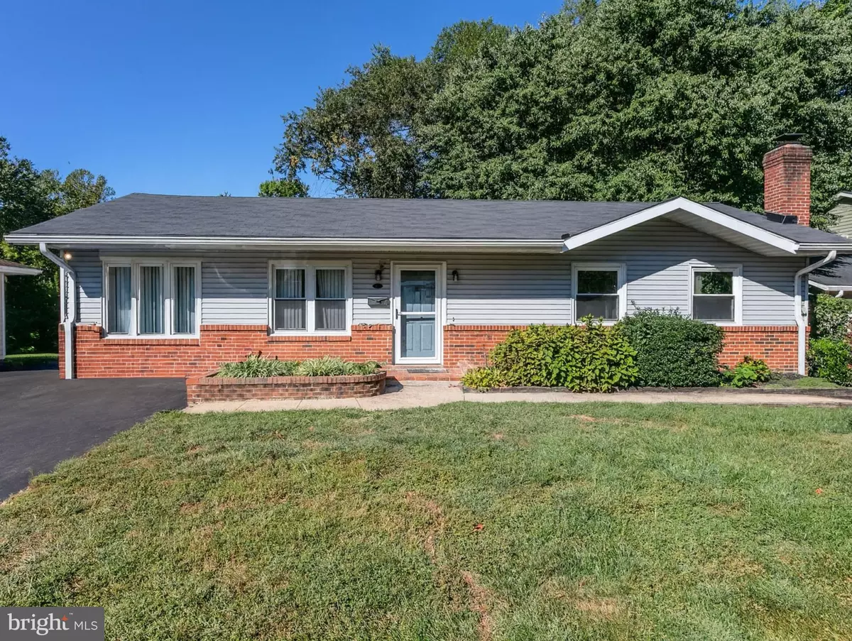 Sterling, VA 20164,905 W POPLAR RD