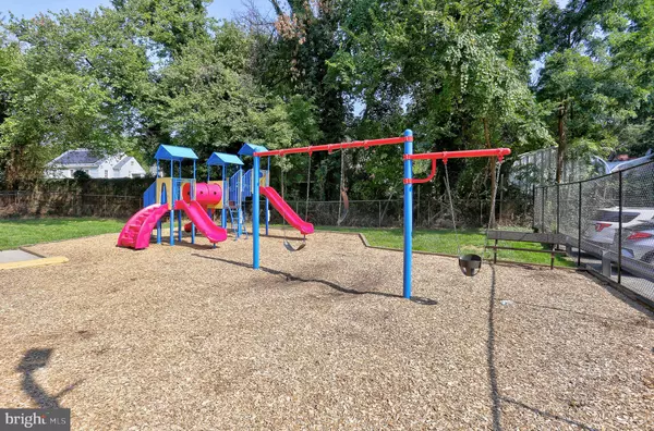 Silver Spring, MD 20903,8830 PINEY BRANCH RD #401