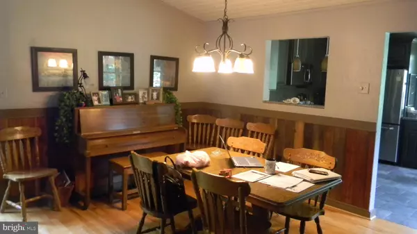 Basye, VA 22810,42 PEARL PL