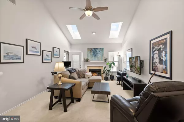 Fairfax, VA 22033,4443 FAIR STONE DR #304