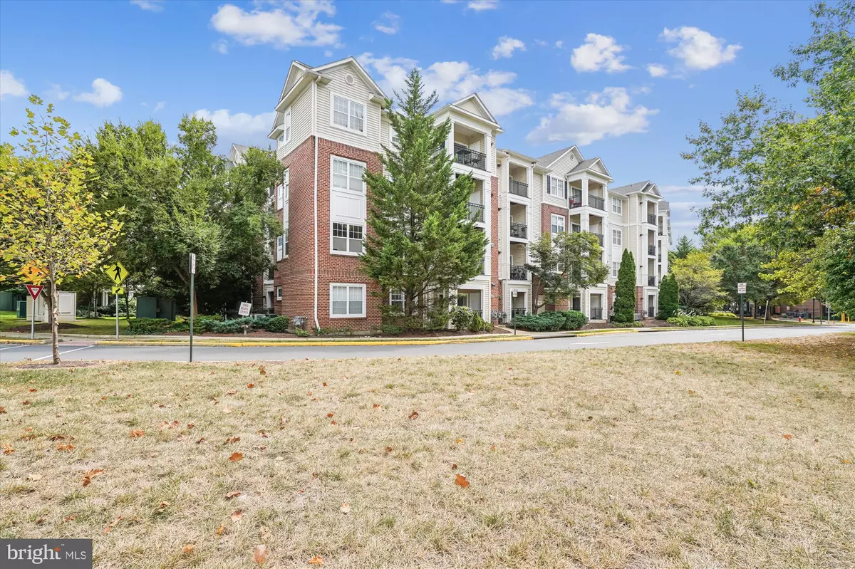 Herndon, VA 20171,12953 CENTRE PARK CIR #222