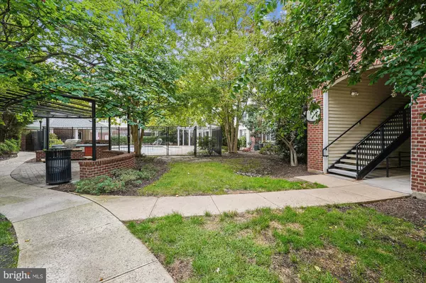 Herndon, VA 20171,12953 CENTRE PARK CIR #222