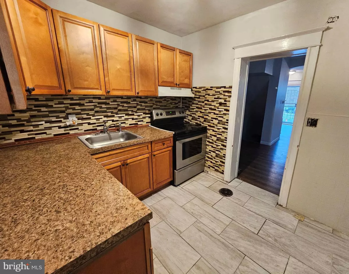 Philadelphia, PA 19120,164 W CLARKSON AVE