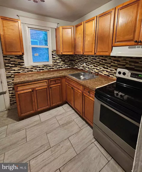 Philadelphia, PA 19120,164 W CLARKSON AVE