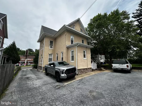 Sinking Spring, PA 19608,4222 PENN AVE