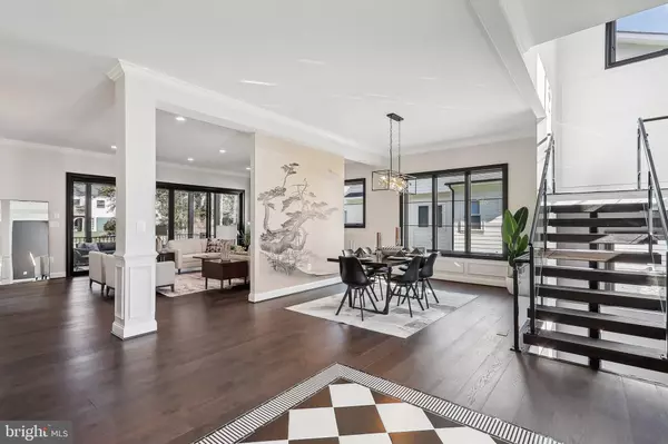 Vienna, VA 22180,105 TAPAWINGO RD SW