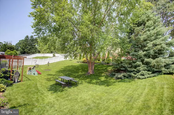 Mechanicsburg, PA 17050,922 WILLSHIRE DR