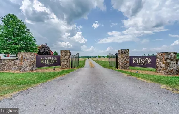 Moneta, VA 24121,3061 HENDRICKS STORE RD