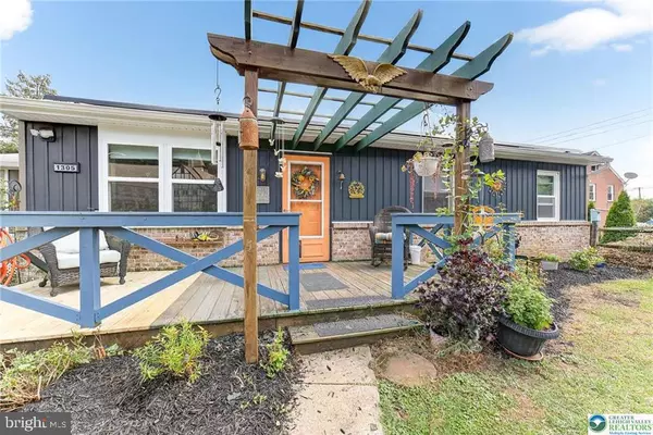 Reading, PA 19606,1305 CARSONIA AVE