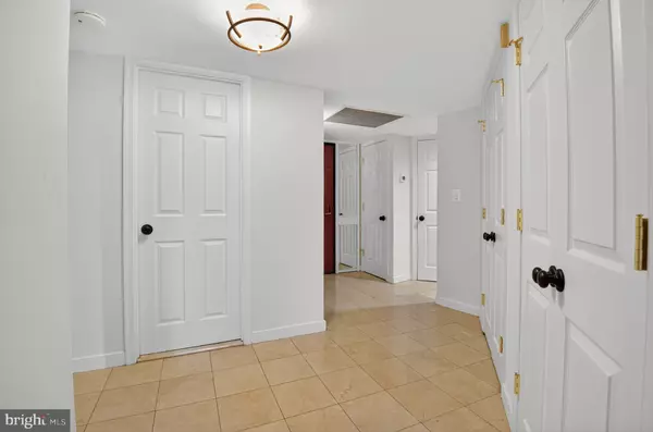 Washington, DC 20037,1099 22ND ST NW #304