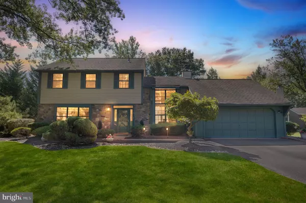 19 SETON HILL CT, Southampton, PA 18966