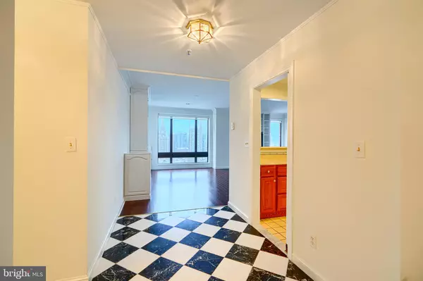 Baltimore, MD 21202,10 E LEE ST #2302