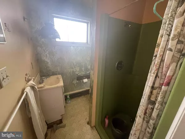 Mount Carmel, PA 17851,26 N MAPLE ST