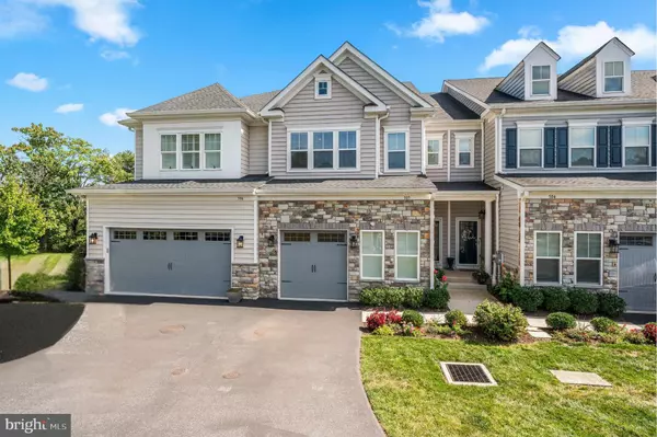 Newtown Square, PA 19073,505 TROTTERS CT #13