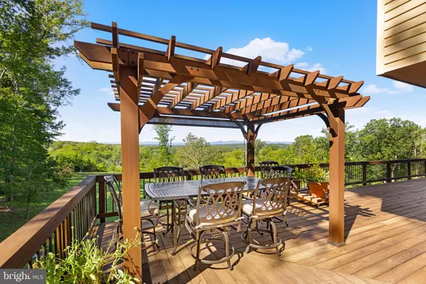 Warrenton, VA 20186,8525 MEADOWS RD