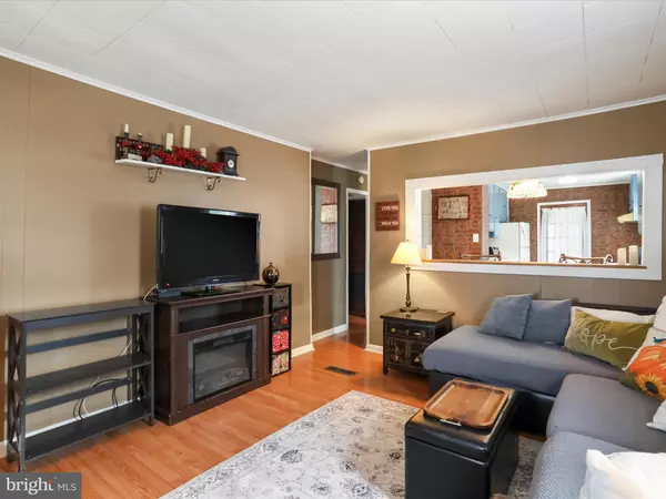 Front Royal, VA 22630,215 E 5TH ST