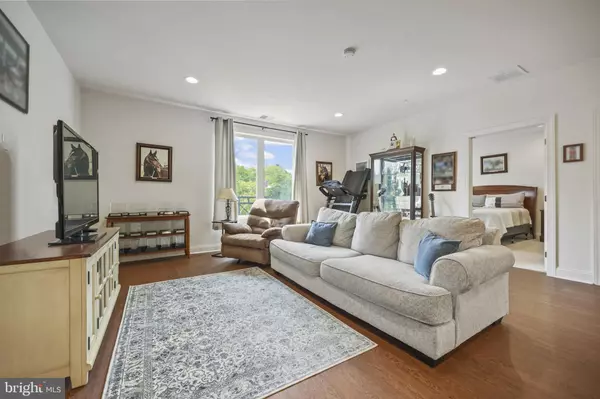 Robbinsville, NJ 08691,2346 ROUTE 33 #202